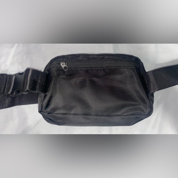 Belt Bag 👜 - Picture 2 of 3